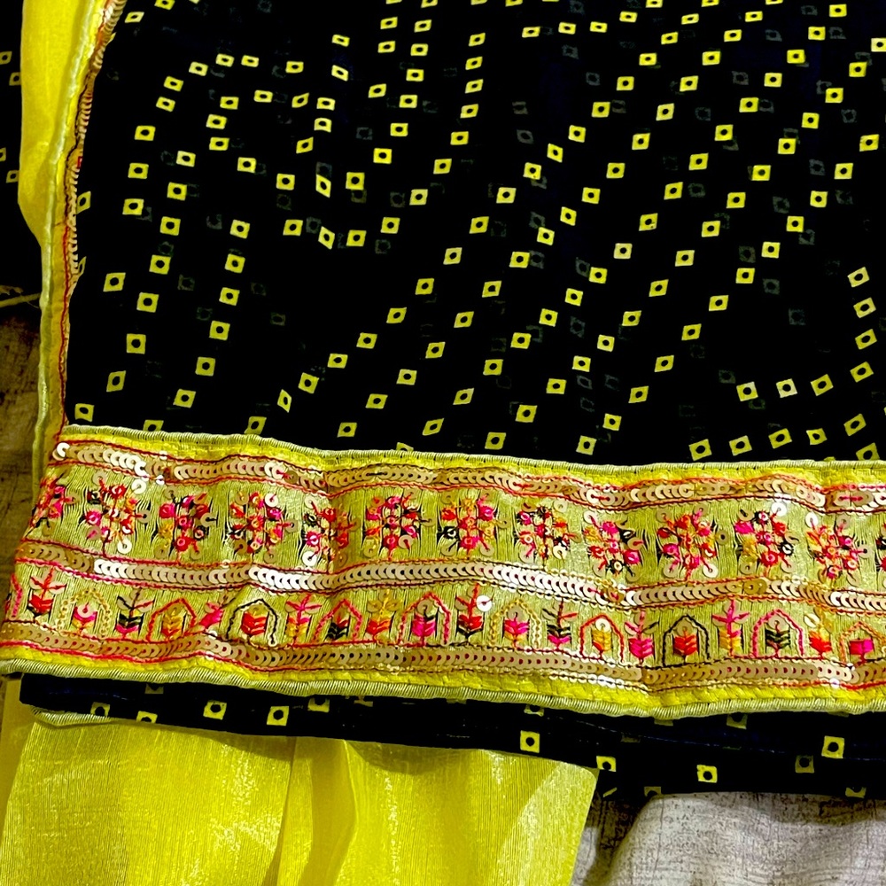 All saree are new yeallo saree is ready to ware